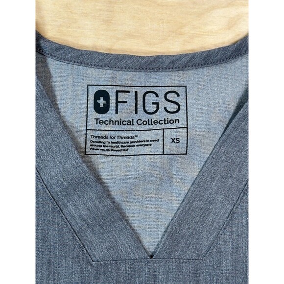 Figs Technical Collection Men's Extra Small Chisec Three-Pocket Scrub Top Gray - Picture 9 of 11